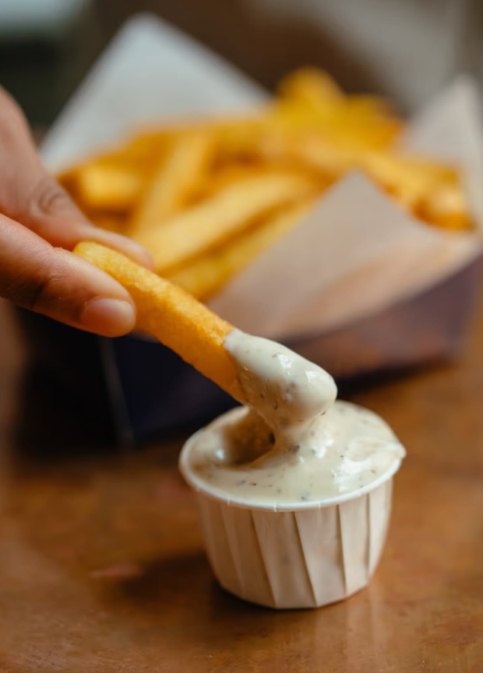 Papa Frites Atelier con aderezo